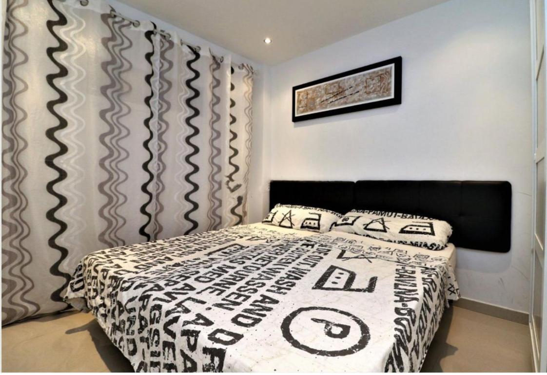 Levante Beachfront Luxury Apartment Benidorm Eksteriør billede